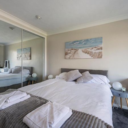 5 Bedroom Detached Beach House プール エクステリア 写真