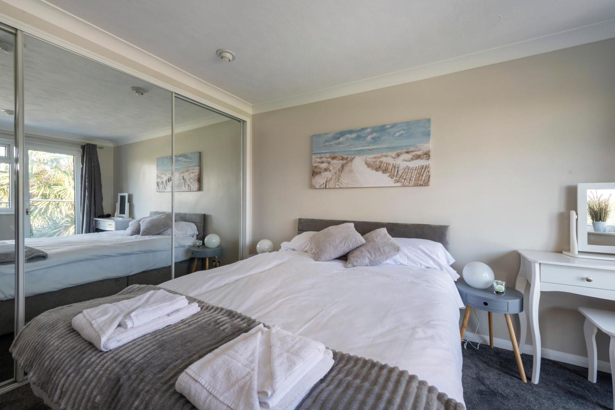 5 Bedroom Detached Beach House プール エクステリア 写真