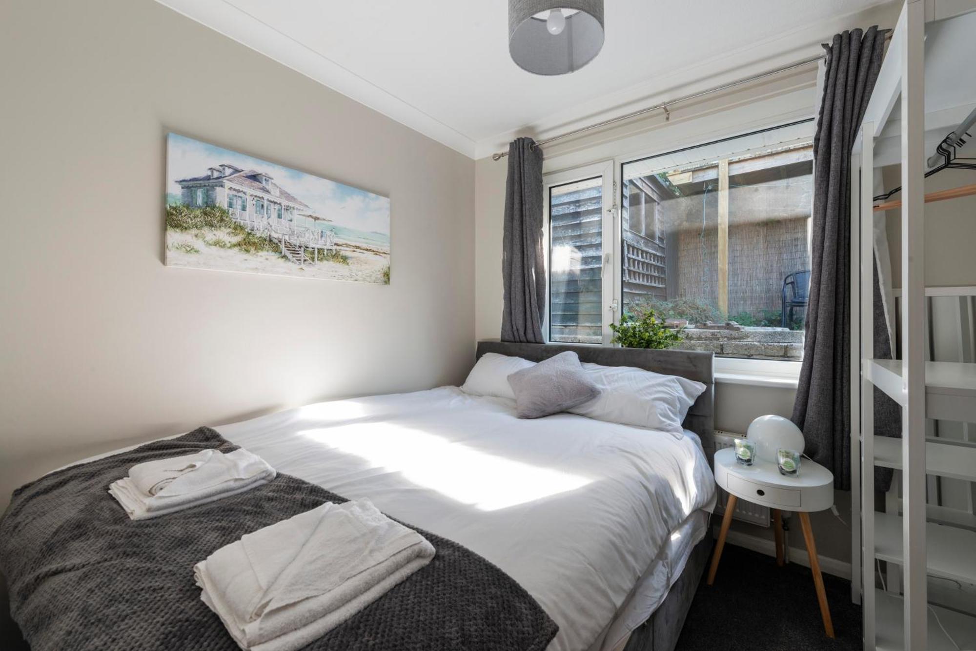 5 Bedroom Detached Beach House プール エクステリア 写真